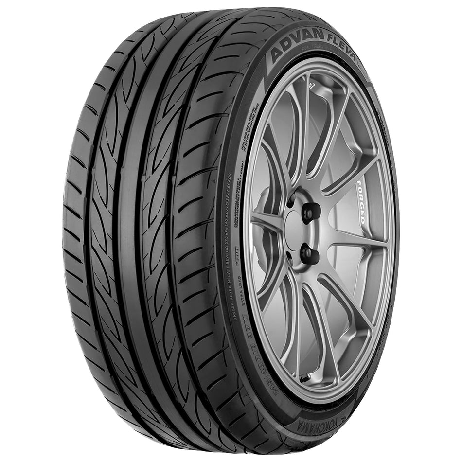 235/40 R17 90W Yokohama Advan Fleva V701